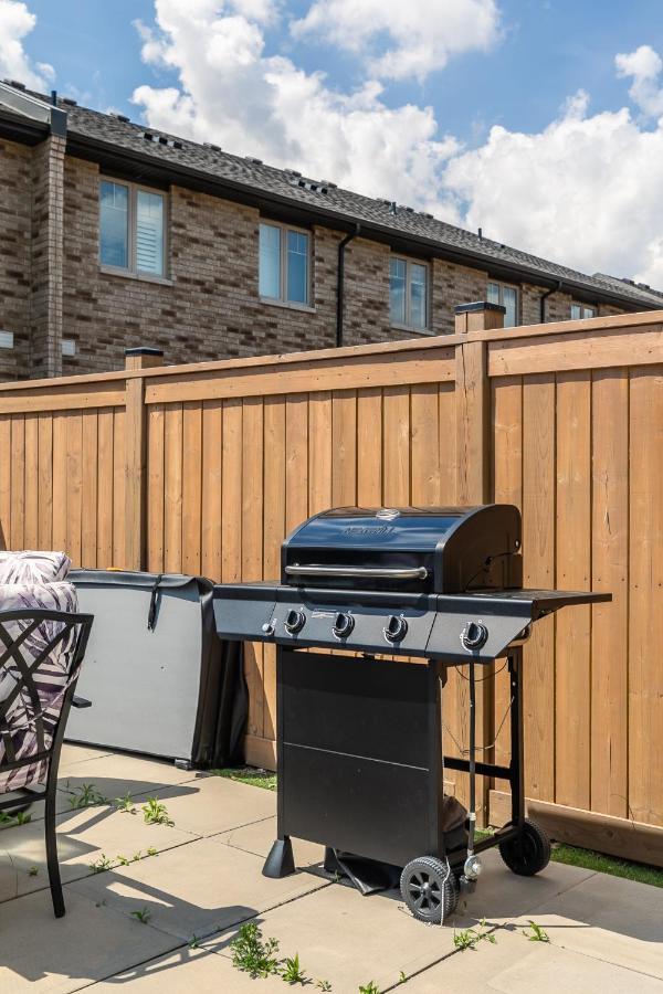 Modern Hamilton Homes Lake Ontario Shore By Globalstay Εξωτερικό φωτογραφία