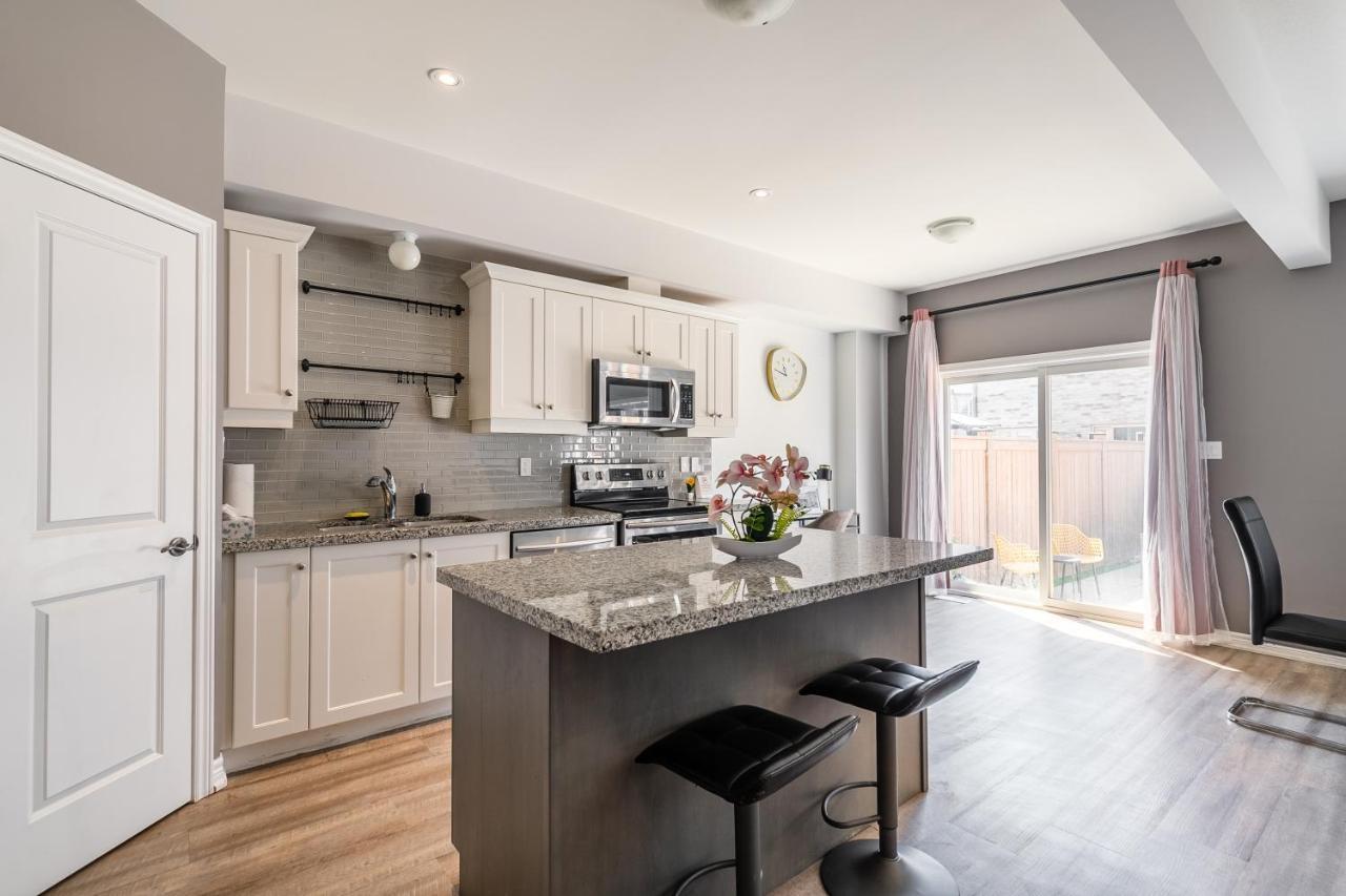 Modern Hamilton Homes Lake Ontario Shore By Globalstay Εξωτερικό φωτογραφία