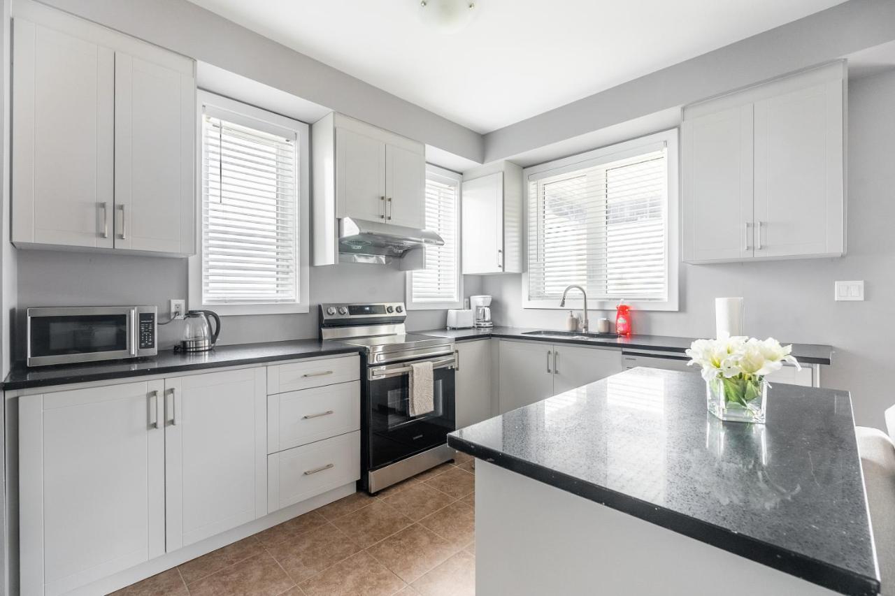 Modern Hamilton Homes Lake Ontario Shore By Globalstay Εξωτερικό φωτογραφία